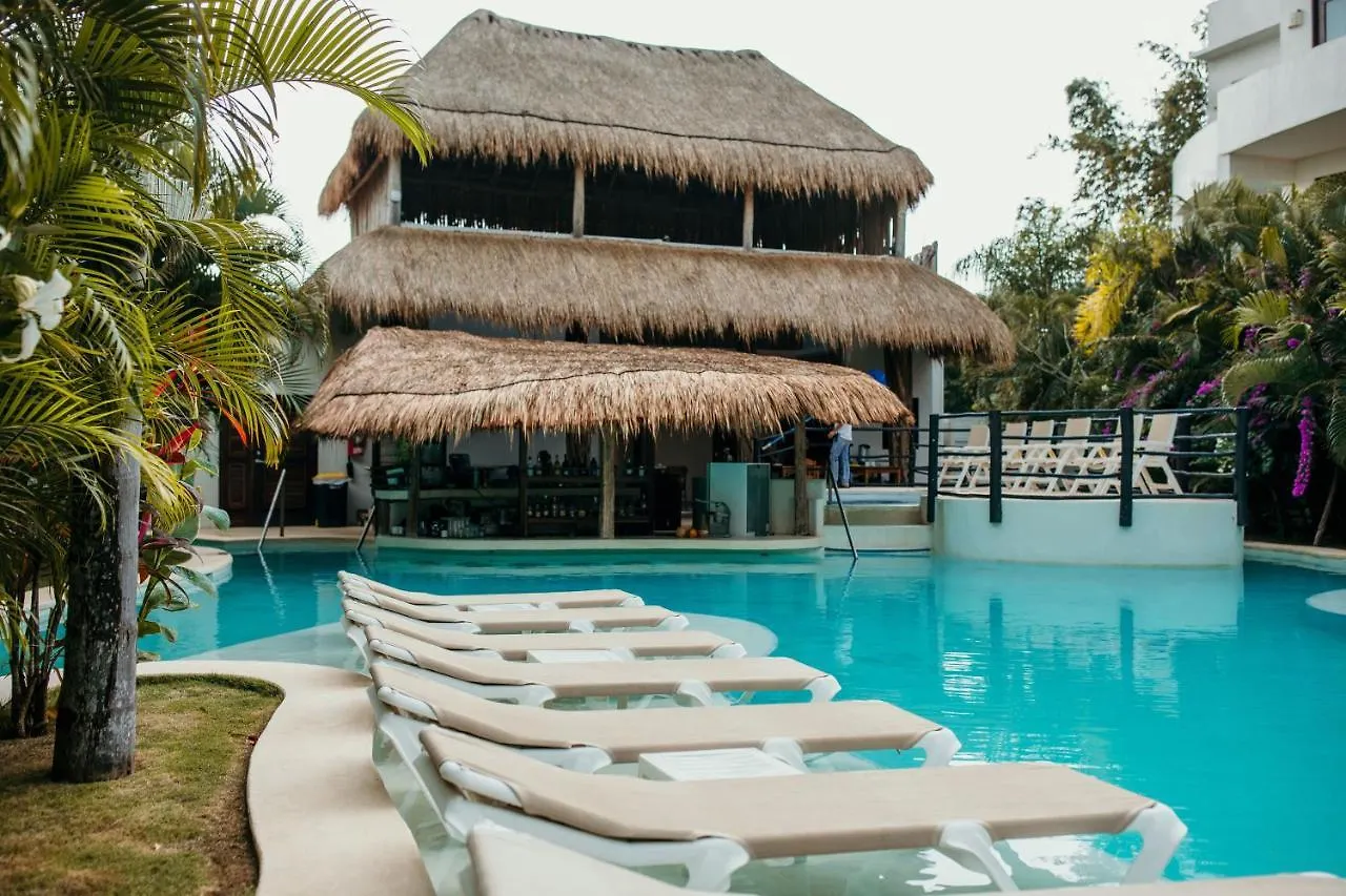 تولوم Mak Nuk Village - Clothing Optional